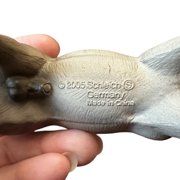 SCHLEICH & SAFARI - BUNDLE OF 37 ANIMALS INCLUDE HORSES, ELEPHANTS, CATS, & DOGS - Picture 9 of 16